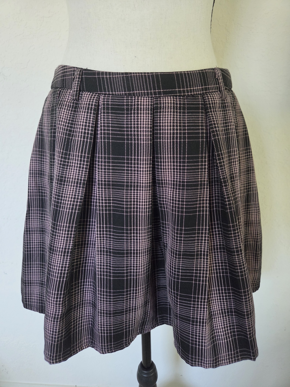 Sweet Society Black Pink Plaid Pleated Skirt Size Medium Grunge Punk Skater